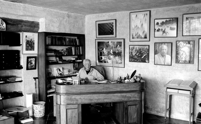 David Douglas Duncan at home, Mouans, Sartoux 2010 Silver gelatin print 30x40cm Edition: 3